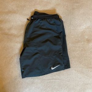 Men’s Nike Stride Running Shorts (Medium)